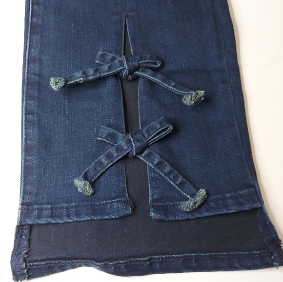 Tractr Front Slit Tie Detail & High Low Hem Jeans - Picture 4 of 16